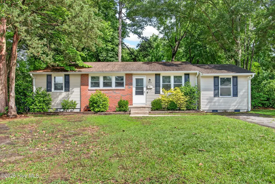 504 Clyde Drive, Jacksonville, NC 28540 – photo 1 of 28: 01-1
