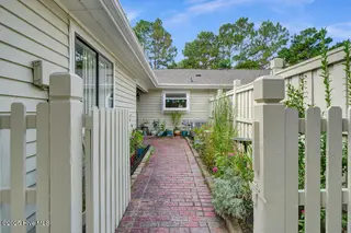 6012 Inland Greens Drive, Wilmington, NC 28405 – photo 5: Courtyard