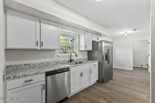 402 Shamrock Drive, Jacksonville, NC 28540 – photo 10: IMG_7512