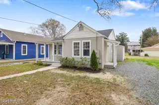 404 N Massey Street, Selma, NC 27576 – photo 2: 2-web-or-mls-2B5A1819
