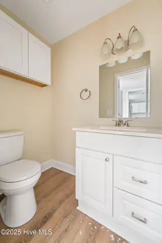 617 S 9th Street, Wilmington, NC 28401 – photo 13: Half bath