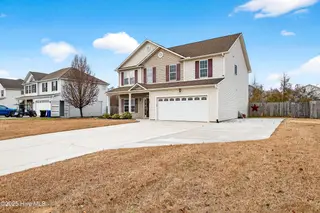 108 Woods Run Circle, Richlands, NC 28574 — 4-bedroom home in Trifield Estates, Richlands, NC, photo 3 of 42