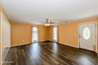 127 Rodney Lanier Road, Chinquapin, NC 28521 — 3-bedroom home, Chinquapin, NC, photo 9 of 61: Living room