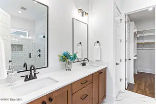 275 Hollycrest Drive, Pinehurst, NC 28374 — 5-bedroom home in Hollycrest, Pinehurst, NC, photo 21 of 42: Primary Bathroom