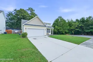 103 Forsythia Court, Jacksonville, NC 28546 — 3-bedroom home in Aragona Village, Jacksonville, NC, photo 4 of 48: DSC03173
