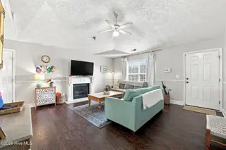 107 Sparta Way, New Bern, NC 28562 – photo 5: 5-web-or-mls-DSC_2113_edit