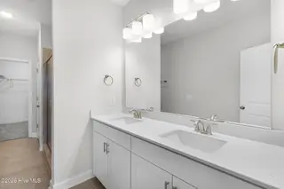 233 Cline Way Unit 106, Beaufort, NC 28516 – photo 13: Primary Bath