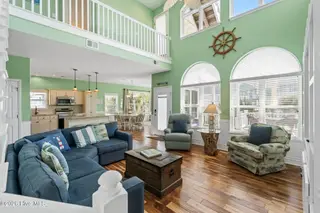 14 Private Drive, Ocean Isle Beach, NC 28469 – photo 18: Living Room