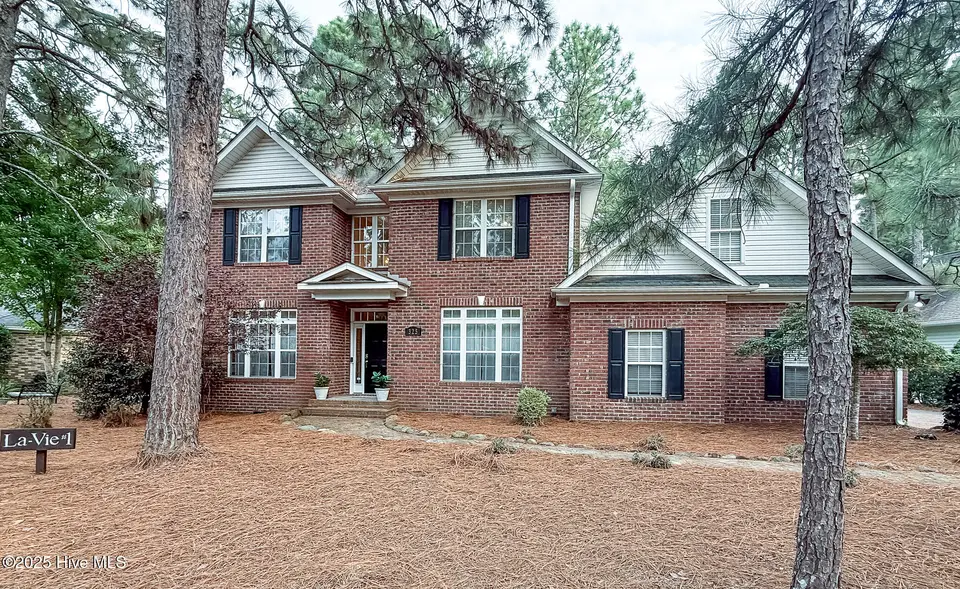 325 Sugar Pine Drive, Pinehurst, NC 28374 – photo 1 of 76: 325 Sugar Pine Dr