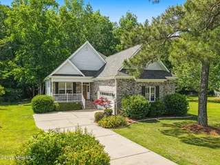 777 Marsh Rose Path NW, Calabash, NC 28467 — 4-bedroom home in Meadowlands, Calabash, NC, photo 2 of 54: 2-web-or-mls-CAMMediaLLC.com (13 of 50)