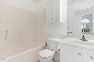 317 Appaloosa Court, Swansboro, NC 28584 – photo 24: Full bathroom