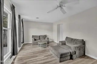 4937 Marlin Court, Wilmington, NC 28403 — 3-bedroom townhome in Stones Throw, Wilmington, NC, photo 9 of 26: 009_img_8873_778
