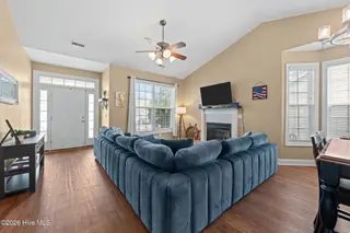 126 Meadow View Drive, New Bern, NC 28562 – photo 12: Living Room