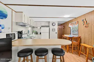 2645 Fairway Drive SW, Supply, NC 28462 — 2-bedroom manufactured home in Gators Grant, Supply, NC, photo 14 of 49: 23-kahunaphoto