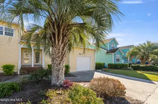636 Settlers Lane, Kure Beach, NC 28449 – photo 4: 636SettlersLn-23