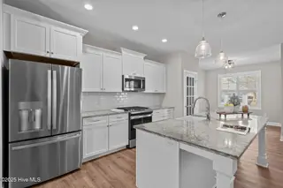 205 Sundew Court, Southern Pines, NC 28387 – photo 16: 61-web-or-mls-DSC01088