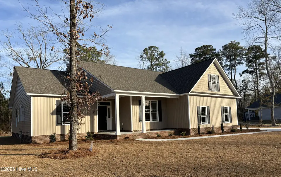 2413 Starling Lane, New Bern, NC 28562 – photo 1 of 27: IMG_8930
