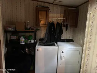 6265 Sam Potts Highway, Hallsboro, NC 28442 – photo 13: Laundry
