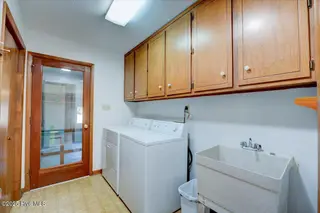 2005 Caracara Drive, New Bern, NC 28560 – photo 23: Laundry Rm