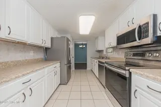 353 Potters Hill Road, Richlands, NC 28574 — 3-bedroom home, Richlands, NC, photo 12 of 32: 27KITCHEN
