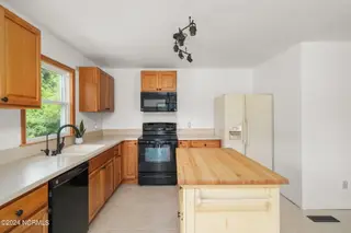335 Country Club Lane, Newport, NC 28570 – photo 13: Kitchen