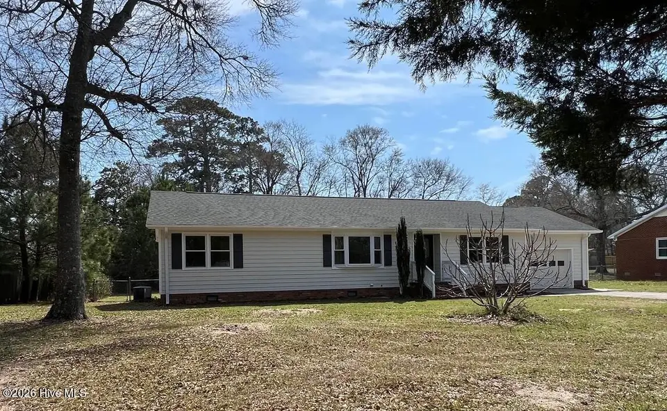 410 Loma Linda Drive, Cape Carteret, NC 28584 – photo 1 of 27: 410 Loma Linda