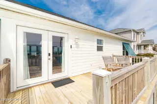 1810 Emerald Drive, Emerald Isle, NC 28594 – photo 5: 7-web-or-mls-chadwick-visuals-1810-Emera