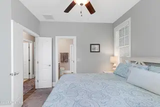 135 Sea Grove Lane, Beaufort, NC 28516 – photo 13: Primary suite