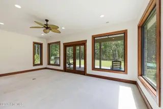 307 Crows Nest Road, Beaufort, NC 28516 — 2-bedroom home in Crows Nest Est, Beaufort, NC, photo 7 of 50: 35-web-or-mls-307 Crows Nest Rd 054
