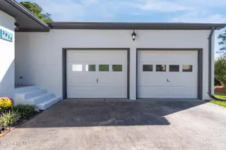 1814 Caracara Drive, New Bern, NC 28560 – photo 4: 2 car garage
