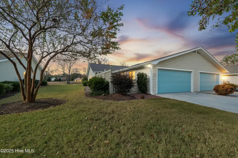 5923 Inland Greens Drive, Wilmington, NC 28405 – photo 1 of 47: 5923InlandGreensTW