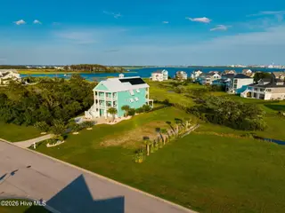 1210 14 Lantern Way, Morehead City, NC 28557 – photo 3: 21-web-or-mls-chadwick-visuals-1210-lant