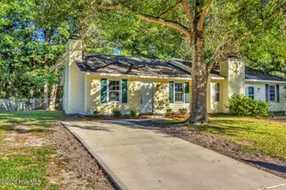 410 Cedar Creek Drive, Jacksonville, NC 28540 – photo 2
