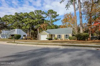 544 Shadowridge Road, Jacksonville, NC 28546 – photo 4: 544 ShadowRidge-04