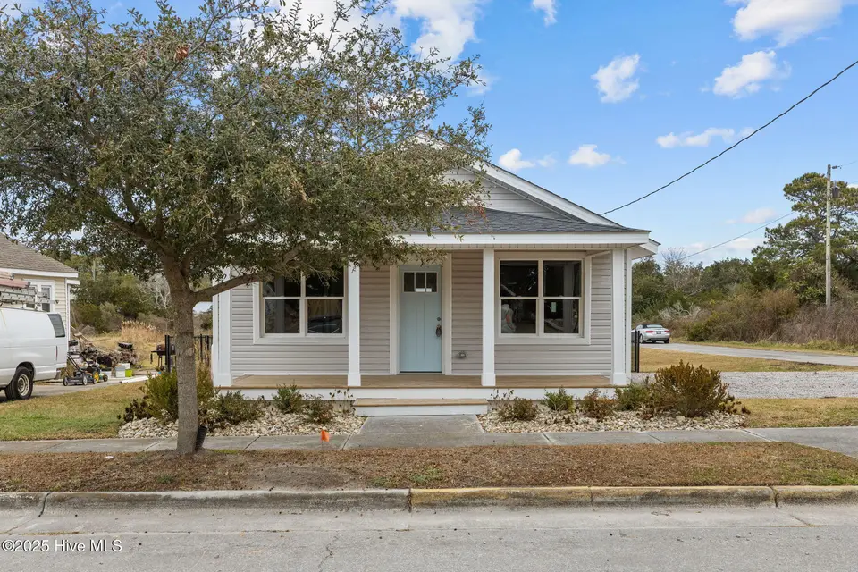 613 Mulberry Street, Beaufort, NC 28516 – photo 1 of 45: Front Elevation