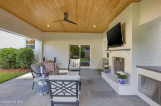 1925 Hawthorne Road, Wilmington, NC 28403 – photo 5: 041_1925_hawthorne_road-42_312