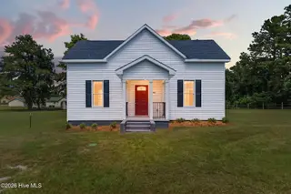 305 E Harnett Street, Benson, NC 27504 – photo 1: 1-web-or-mls-DSC01778 - D2D