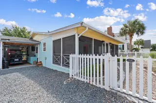 318 NE 58th Street, Oak Island, NC 28465 – photo 6