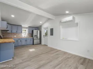 2073 Dawson Cabin Road, Jacksonville, NC 28540 — 3-bedroom home, Jacksonville, NC, photo 12 of 44: Kitchen
