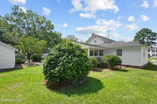 500 W Main Street, Mount Olive, NC 28365 – photo 16: IMG_1135