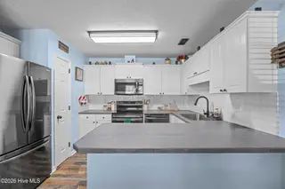 636 Brewster Lane, Wilmington, NC 28412 – photo 11: 15_kitchen