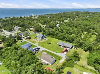 202 Willis Drive, Harkers Island, NC 28531 – photo 18: 20-web-or-mls-202 Willis Dr 020_edit