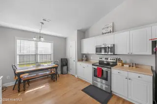 6337 Branford Road, Wilmington, NC 28412 — 4-bedroom home in Arrondale, Wilmington, NC, photo 10 of 53: 30_kitchen
