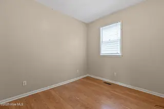 129 S 8th Street, Wilmington, NC 28401 — 6-bedroom home in Downtown, Wilmington, NC, photo 21 of 36: 8thS129-7brDanBL33A0297-CR2