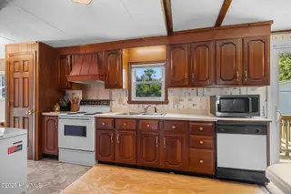 118 Diamond City Drive, Harkers Island, NC 28531 – photo 13: 12-web-or-mls-1S3A0047