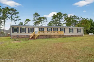 108 Gold Coast Drive, Hampstead, NC 28443 — 4-bedroom manufactured home in Buccaneers Retreat, Hampstead, NC, photo 1 of 46: IMG_7034