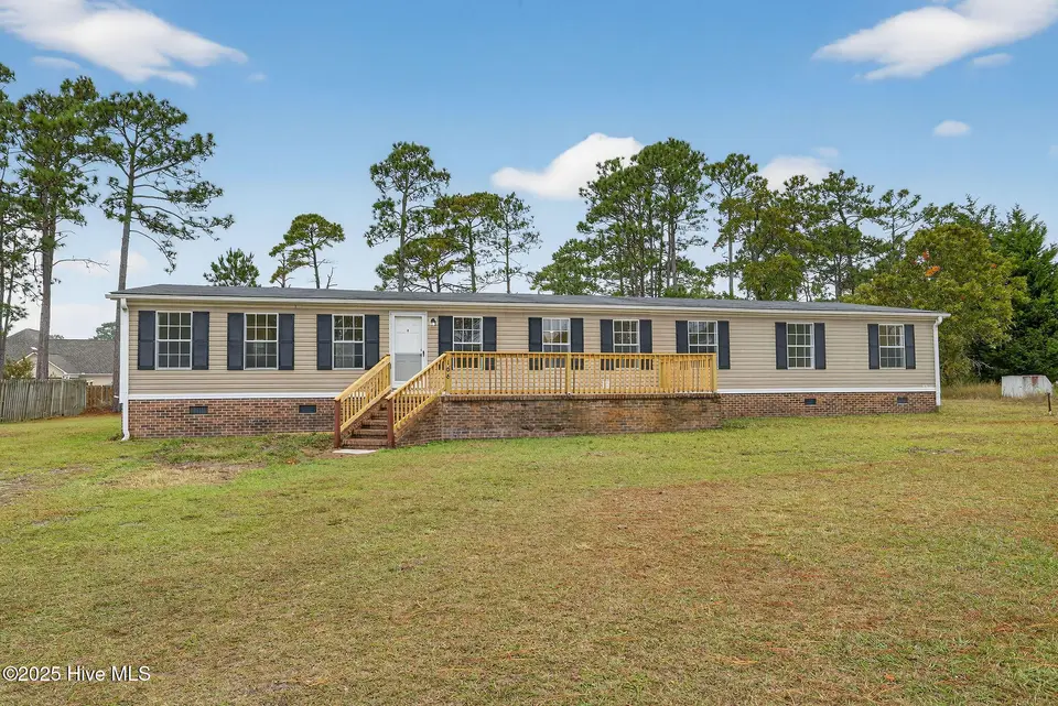 108 Gold Coast Drive, Hampstead, NC 28443 — 4-bedroom manufactured home in Buccaneers Retreat, Hampstead, NC, photo 1 of 46: IMG_7034