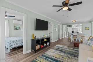 208 Hamlet Avenue, Carolina Beach, NC 28428 — 3-bedroom home, Carolina Beach, NC, photo 16 of 49: 8-web-or-mls-BTS00790