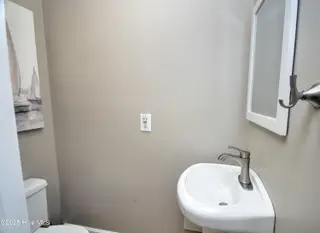 269 W Second Street 15g, Ocean Isle Beach, NC 28469 – photo 14: Half Bath