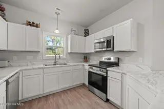 2031 Folkstone Woods Lane, Holly Ridge, NC 28445 – photo 6: Kitchen